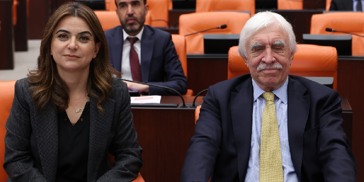 Gülistan Kılıç Koçyiğit: Hakikatle yüzleşmek demokratik barışı güçlendirir Gülistan Kılıç Koçyiğit: Hakikatle yüzleşmek demokratik barışı güçlendirir