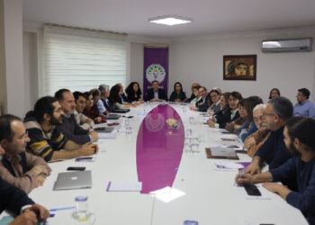DEM Parti MYK’si ‘mutlak butlan’ gündemiyle toplandı DEM Parti MYK’si ‘mutlak butlan’ gündemiyle toplandı