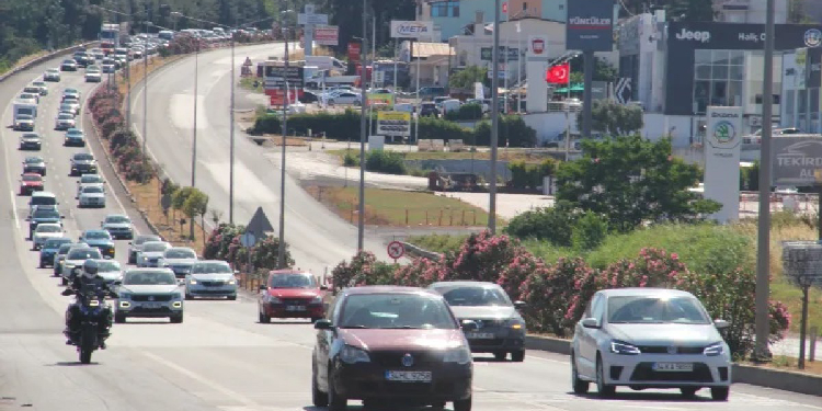 İstanbul’da bayram trafiği başladı İstanbul’da bayram trafiği başladı