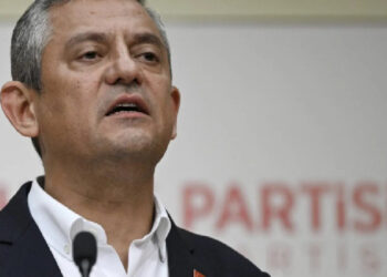 CHP Meclis Grup Başkanlığı’na Özgür Özel seçildi CHP Meclis Grup Başkanlığı’na Özgür Özel seçildi