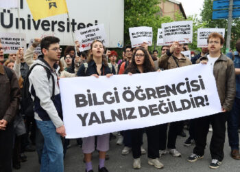 Bilgi Üniversitesi öğrencileri: Geleceğimizi savunuyoruz Bilgi Üniversitesi öğrencileri: Geleceğimizi savunuyoruz