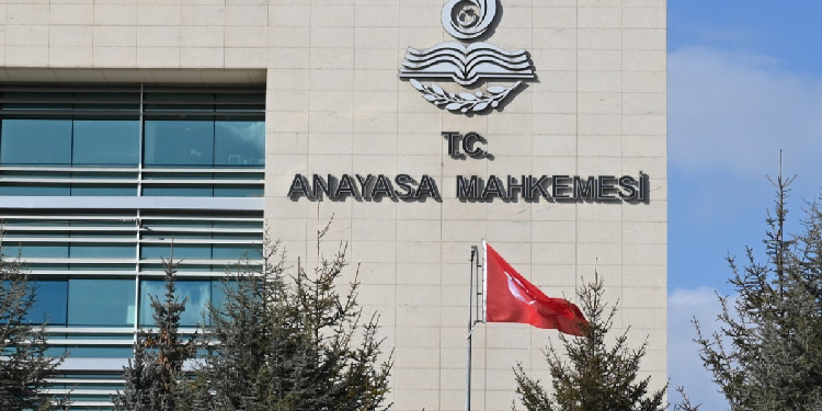 AYM ‘bilgisayarları el koyma’ maddesinin bazı hükümlerini iptal etti AYM ‘bilgisayarları el koyma’ maddesinin bazı hükümlerini iptal etti