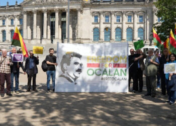 Berlin ve Freiburg’da Abdullah Öcalan’ın özgürlüğü talep edildi Berlin ve Freiburg’da Abdullah Öcalan’ın özgürlüğü talep edildi