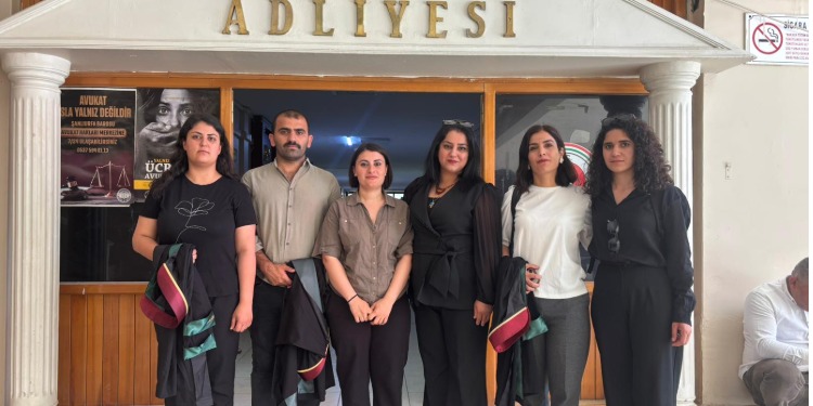 Cihan Bilgin ve Nazım Daştan anmasına açılan dava ertelendi Cihan Bilgin ve Nazım Daştan anmasına açılan dava ertelendi