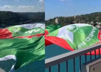 İstanbul Boğazı’nda Amedspor bayrağı İstanbul Boğazı’nda Amedspor bayrağı