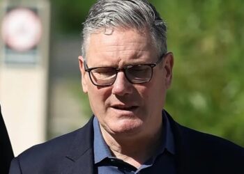 İngiltere Başbakanı Starmer istifa etti İngiltere Başbakanı Starmer istifa etti