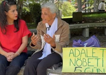 Askerde hayatını kaybeden Doğuş Caner Tüfekçi için annesinin nöbeti sürüyor Askerde hayatını kaybeden Doğuş Caner Tüfekçi için annesinin nöbeti sürüyor