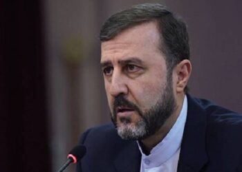 İran’dan Hürmüz uyarısı