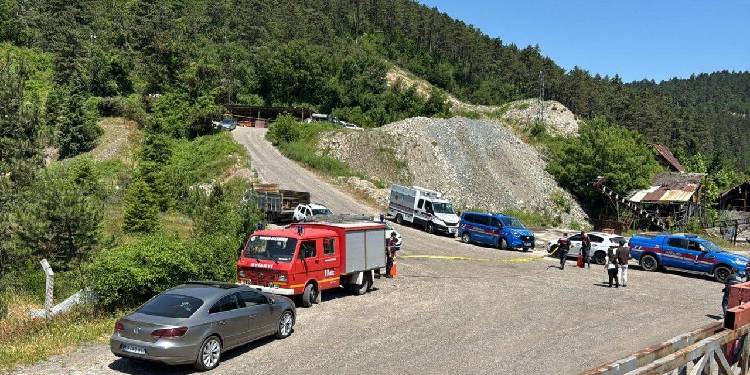 Göçük altında kalan işçi Özkul’u arama çalışmaları sürüyor Göçük altında kalan işçi Özkul’u arama çalışmaları sürüyor