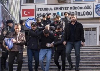 Biri polis iki kişinin öldüğü baskında aileyi tutuklayıp, işkenceye göz kapattılar