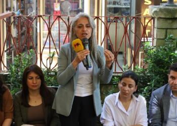 ‘Müzakere masasında Sayın Öcalan’ı yalnız bırakmayacağız’ ‘Müzakere masasında Sayın Öcalan’ı yalnız bırakmayacağız’
