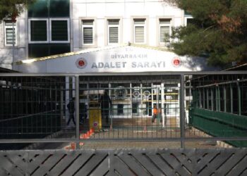 Katledilen Helin Eren davası: Bebeği öldürmekten de yargılansın Katledilen Helin Eren davası: Bebeği öldürmekten de yargılansın