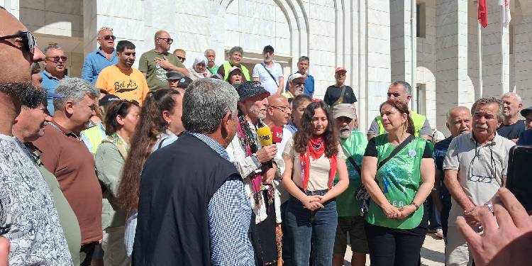 Ekolojist Esra Işık’ın yurtdışı çıkış yasağı kaldırıldı Ekolojist Esra Işık’ın yurtdışı çıkış yasağı kaldırıldı