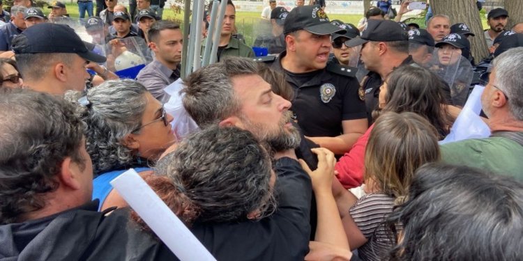 Gözaltına alınan öğretmenler serbest bırakıldı Gözaltına alınan öğretmenler serbest bırakıldı