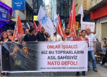 Hopa’da NATO protestosu: Onlar geçici biz kalıcıyız