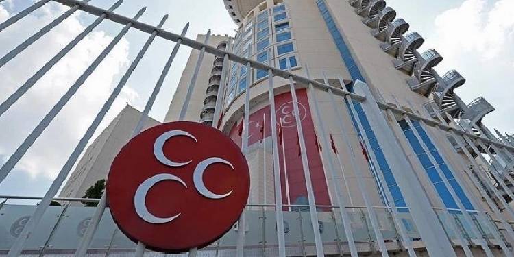 MHP, Adyaman İl ve Merkez İlçe teşkilatlarını feshetti MHP, Adyaman İl ve Merkez İlçe teşkilatlarını feshetti