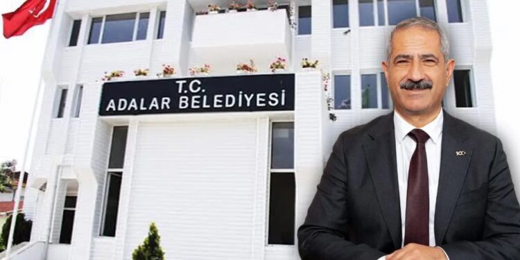 CHP’li Adalar Belediyesine yönelik soruşturma kapsamında Belediye Başkanı Ali Ercan Akpolat ile birlikte 35 kişi tutuklandı.