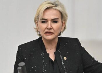Nimet Özdemir AKP’ye katıldı