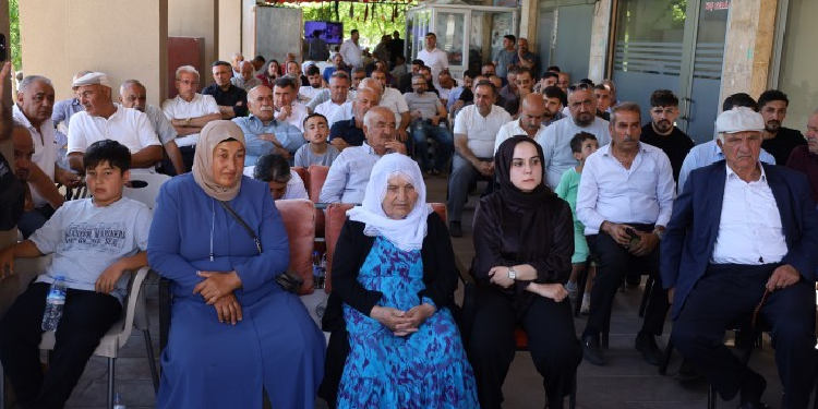 Halk toplantısı: Sürece katılırsak Sayın Öcalan’ın elini güçlendiririz Halk toplantısı: Sürece katılırsak Sayın Öcalan’ın elini güçlendiririz