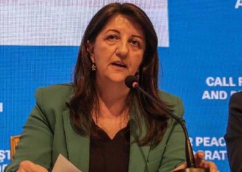 Pervin Buldan: İsterlerse yasayı 5 gün içinde çıkarabiliriz Pervin Buldan: İsterlerse yasayı 5 gün içinde çıkarabiliriz