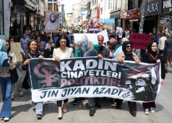Kadınlar katledilen Gülden Kömürcü için yürüdü: Sesi olacağız