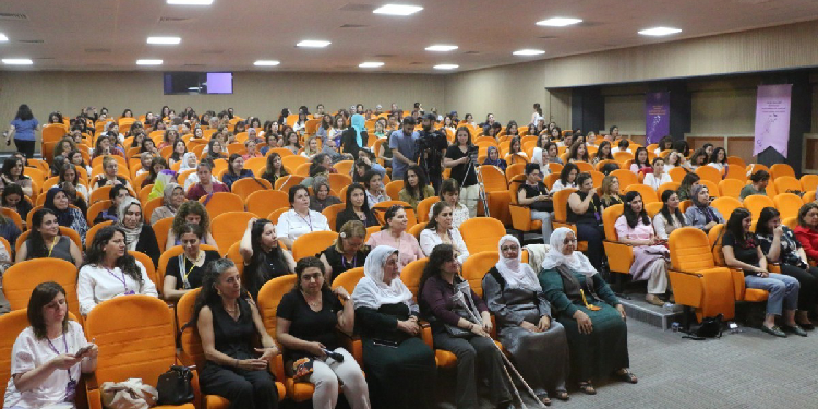 Kürt siyasetçilerden konferansa mesaj: Kadın kentlerinden kadınlar ülkesine Kürt siyasetçilerden konferansa mesaj: Kadın kentlerinden kadınlar ülkesine