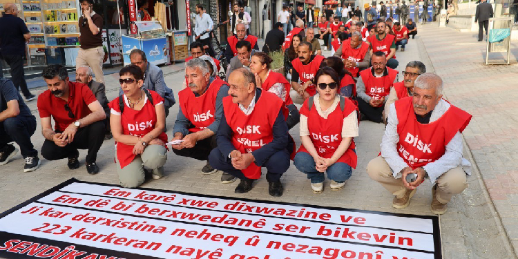 İşçilerin eylemi 317’nci gününde İşçilerin eylemi 317’nci gününde