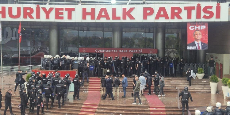 CHP’de 28 isim PM’den istifa etti CHP’de 28 isim PM’den istifa etti