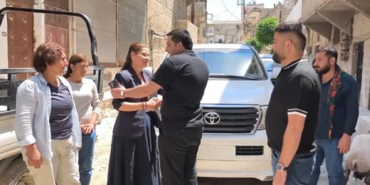 Îlham Ehmed Şêxmeqsûd’u ziyaret etti Îlham Ehmed Şêxmeqsûd’u ziyaret etti