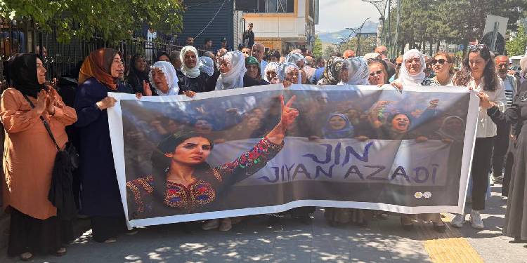Tetwan’da Rahmi Koç protestosu Tetwan’da Rahmi Koç protestosu