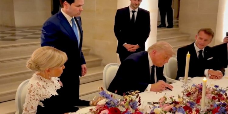 Trump, İran protokolünü imzaladı Trump, İran protokolünü imzaladı