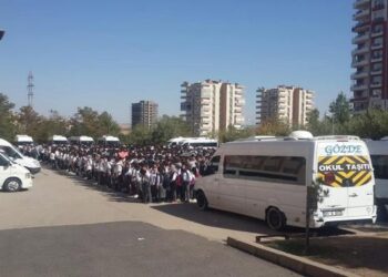 Öğrenci servis aracına dönük saldırının ardından ihmaller sürdü iddiası Öğrenci servis aracına dönük saldırının ardından ihmaller sürdü iddiası