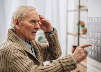 Yeni araştırma: Yetersiz uyku bazı kişilerde Alzheimer sürecini hızlandırabilir Yeni araştırma: Yetersiz uyku bazı kişilerde Alzheimer sürecini hızlandırabilir