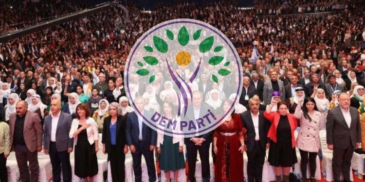 Mehmet Ali Alçınkaya: DEM PARTİ KONGRESİNE GİDERKEN: HDP’DEN DEM PARTİ’YE SİYASAL DÖNÜŞÜM, HDK VE DEMOKRATİK KOMÜNLER BİRLİĞİ… Mehmet Ali Alçınkaya: DEM PARTİ KONGRESİNE GİDERKEN: HDP’DEN DEM PARTİ’YE SİYASAL DÖNÜŞÜM, HDK VE DEMOKRATİK KOMÜNLER BİRLİĞİ…