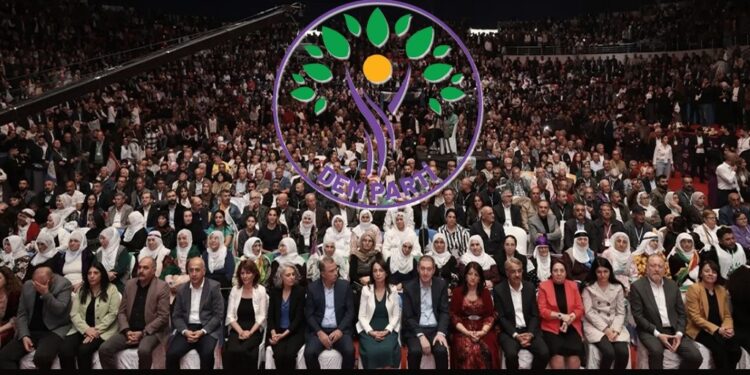 Mehmet Ali Alçınkaya: DEM PARTİ KONFERANSLAR SÜRECİ VE KONGREYE GİDERKEN: BARIŞ VE DEMOKRATİK TOPLUM ÇAĞRISI EKSENİNDE KENDİMİZİ YENİDEN ÖRGÜTLEMEK… Mehmet Ali Alçınkaya: DEM PARTİ KONFERANSLAR SÜRECİ VE KONGREYE GİDERKEN: BARIŞ VE DEMOKRATİK TOPLUM ÇAĞRISI EKSENİNDE KENDİMİZİ YENİDEN ÖRGÜTLEMEK…