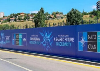 130 aydın ve yazardan ‘NATO uygulamalarına’ tutum alma çağrısı 130 aydın ve yazardan ‘NATO uygulamalarına’ tutum alma çağrısı
