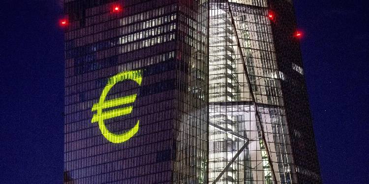 AB’nin dış ticaret açığı mayısta 12 milyar avroyu aştı AB’nin dış ticaret açığı mayısta 12 milyar avroyu aştı
