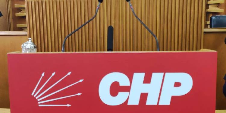CHP’den istifalar sürüyor: İl ve ilçe örgütleri YENİ Parti’ye katılıyor CHP’den istifalar sürüyor: İl ve ilçe örgütleri YENİ Parti’ye katılıyor
