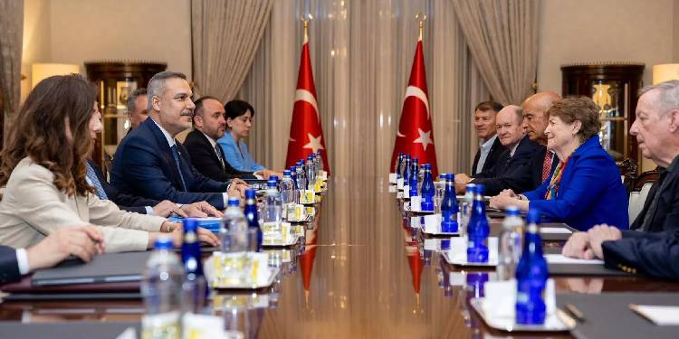 Dışişleri Bakanı Fidan Ankara’da ABD’li senatörleri kabul etti Dışişleri Bakanı Fidan Ankara’da ABD’li senatörleri kabul etti