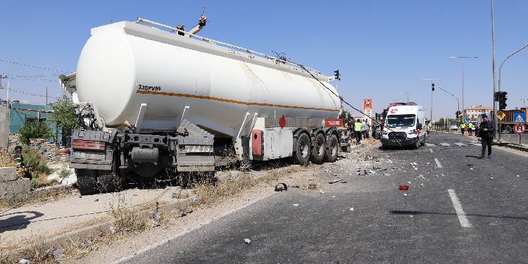 Qoser’de kaza: 1 kişi yaşamını yitirdi Qoser’de kaza: 1 kişi yaşamını yitirdi