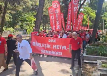 Kemal Türkler mezarı başında anıldı