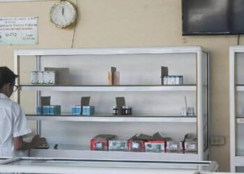 Küba ekonomide reform sürecini hızlandırıyor: Akaryakıt istasyonları ve eczaneler özel sektöre açılıyor Küba ekonomide reform sürecini hızlandırıyor: Akaryakıt istasyonları ve eczaneler özel sektöre açılıyor