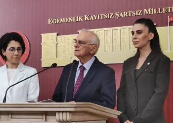 Önder Sav CHP’den istifa etti Önder Sav CHP’den istifa etti