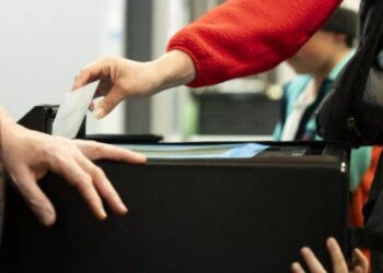 ABD’deki seçimde yazılım hatası: ABD’li olmayan yüzlerce kişi oy kullandı ABD’deki seçimde yazılım hatası: ABD’li olmayan yüzlerce kişi oy kullandı