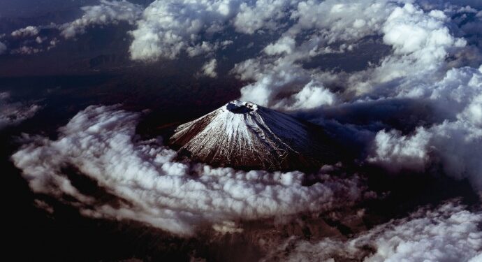 Etna yanardağında volkanik hareketlik arttı Etna yanardağında volkanik hareketlik arttı