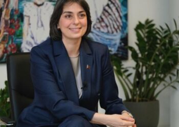 Üsküdar Belediye Başkanı Sinem Dedetaş ve 3 kişi tutuklandı Üsküdar Belediye Başkanı Sinem Dedetaş ve 3 kişi tutuklandı