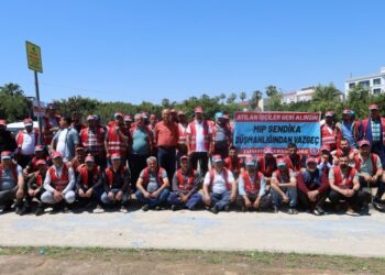 İşçiler 231 gündür eylemdeler: İşimize geri dönene kadar buradayız İşçiler 231 gündür eylemdeler: İşimize geri dönene kadar buradayız