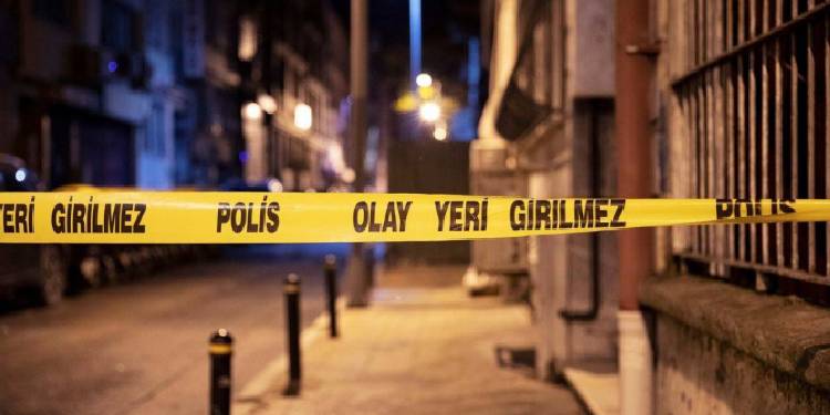 Cami avlusunda intihar girişimi Cami avlusunda intihar girişimi