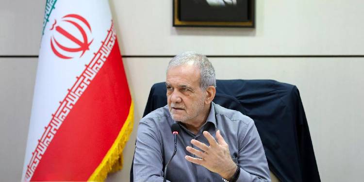 Pezeşkiyan: Güç ve itibar sahibi olduğumuz bu dönemde savaşı bitirmeliyiz Pezeşkiyan: Güç ve itibar sahibi olduğumuz bu dönemde savaşı bitirmeliyiz