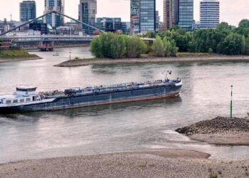 Almanya’da kuraklık derinleşiyor: Ren Nehri’nde taşımacılık sekteye uğradı Almanya’da kuraklık derinleşiyor: Ren Nehri’nde taşımacılık sekteye uğradı